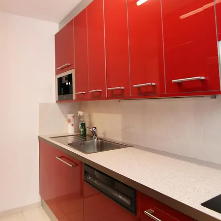 Viktoria B16 By Apartment *